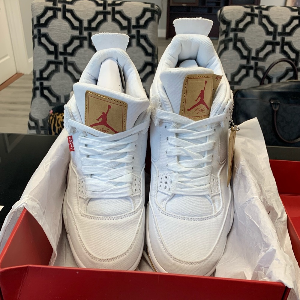 Air Jordan Nikes - Picture 5 of 16